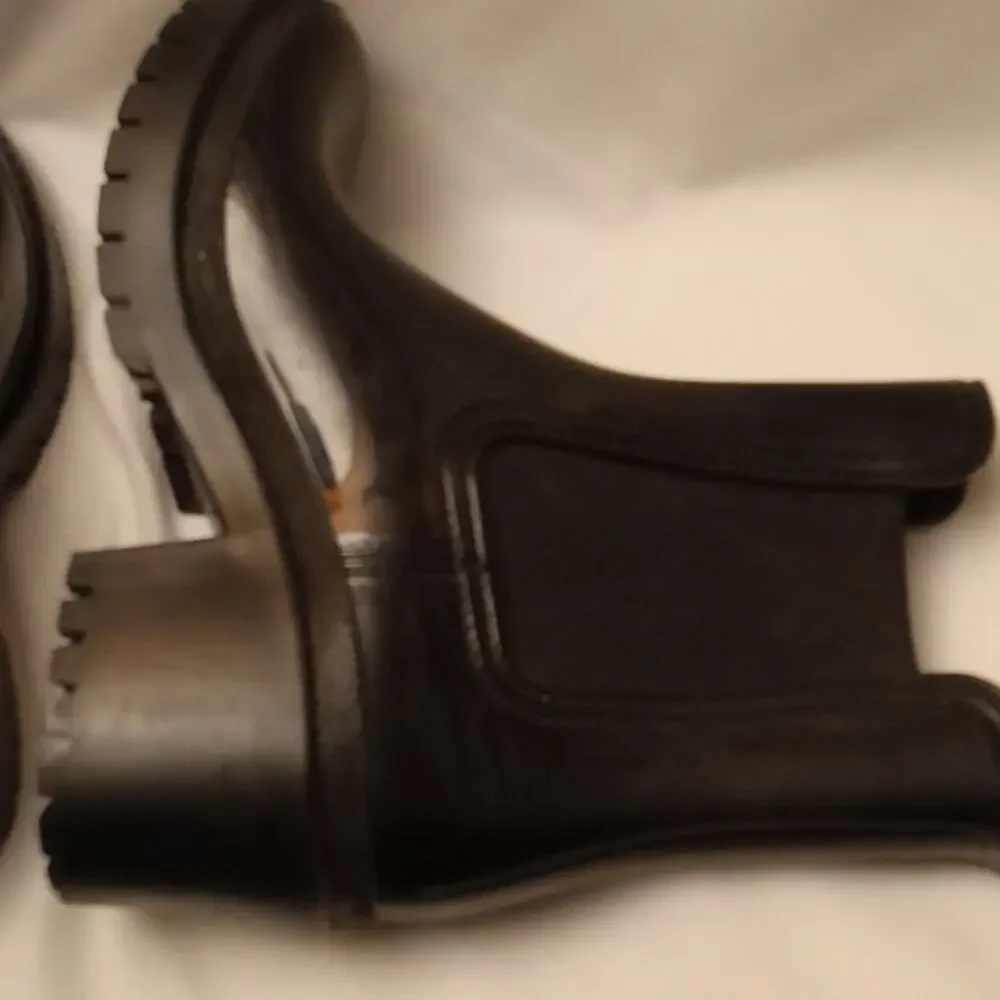 Stylish Girls size 4 Black Chelsea Boots.Chunky,Retro,Gothic.Combat.